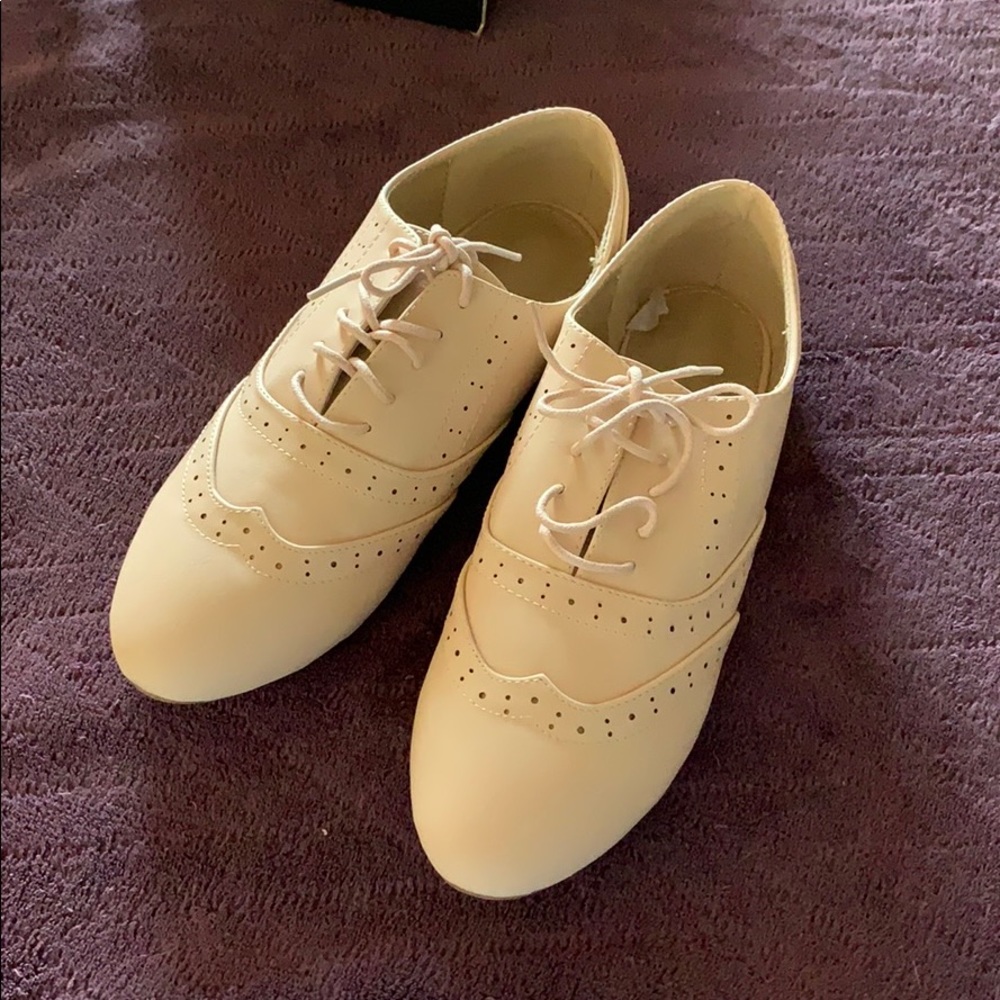 Nude oxfords